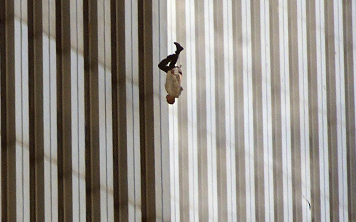 LouAZMerrijul's tweet photo. #NeverForget #UnitedWeStand #FallingMan https://t.co/WDjucCFeCI