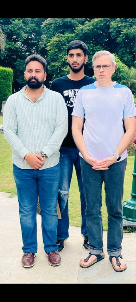 adreeschouhan1's tweet photo. @OmarAbdullah sahib  great leader in Jammu and Kashmir https://t.co/CPhonbvV5Y
