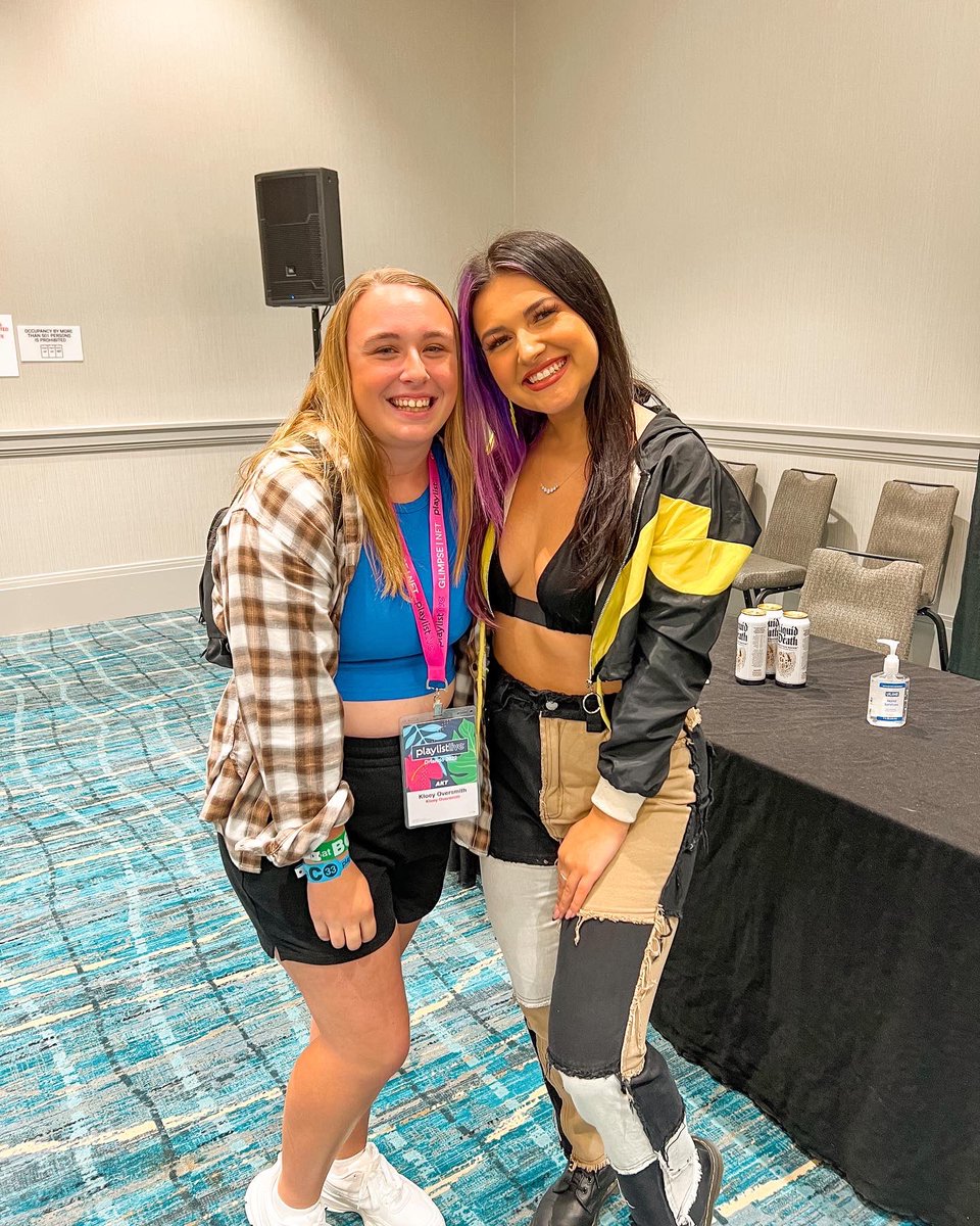 simplyklo's tweet photo. @PlaylistLive @KatStuartMusic and @kelsiidaviess  🥹😞❤️🫶🏻 https://t.co/4HARY5LE4z