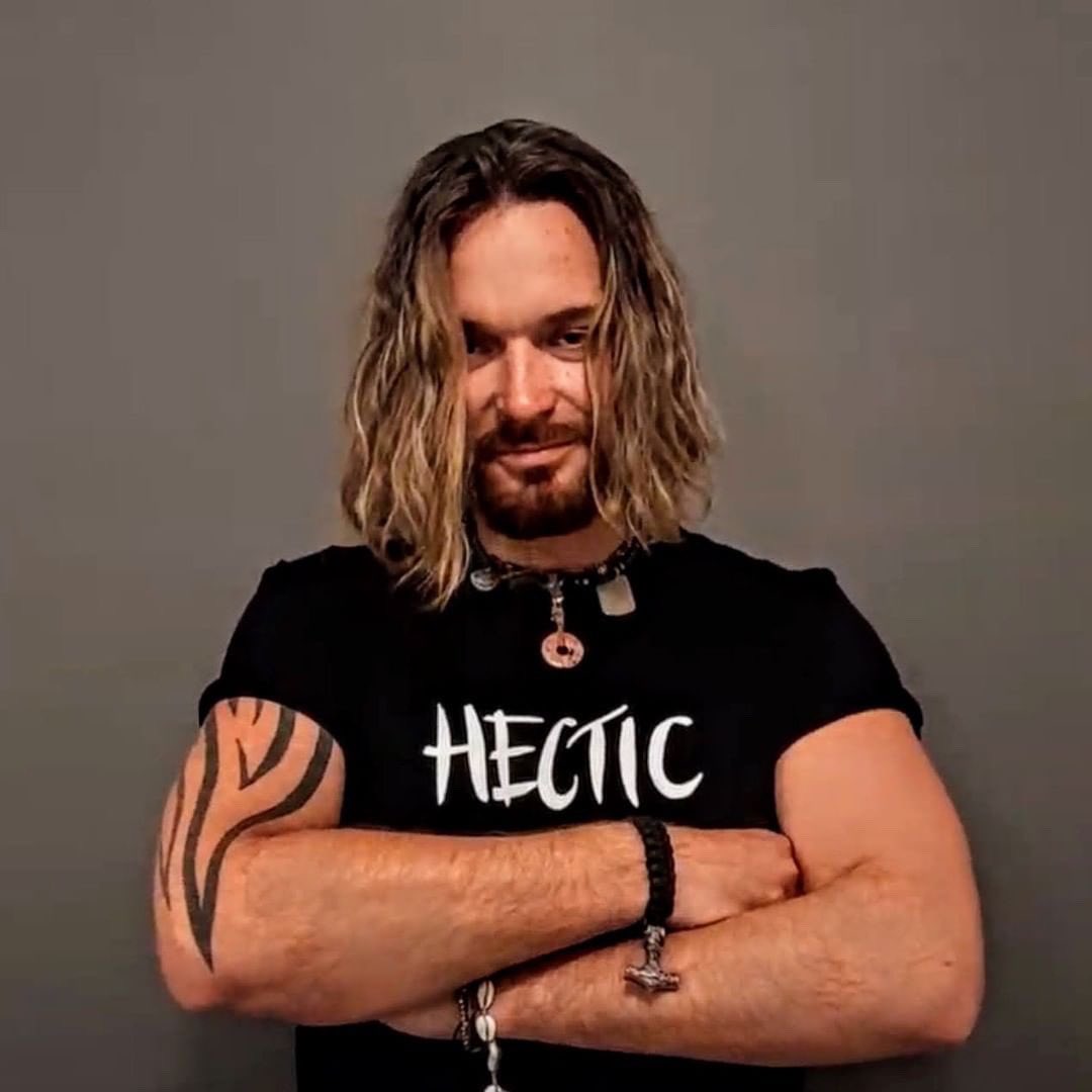HecticAustralia's tweet photo. Here’s Rom rocking his new HECTIC t shirt!

Get yours today at https://t.co/JH3UNNWngD

#GetHectic #Hectic https://t.co/83iLKmP7sN