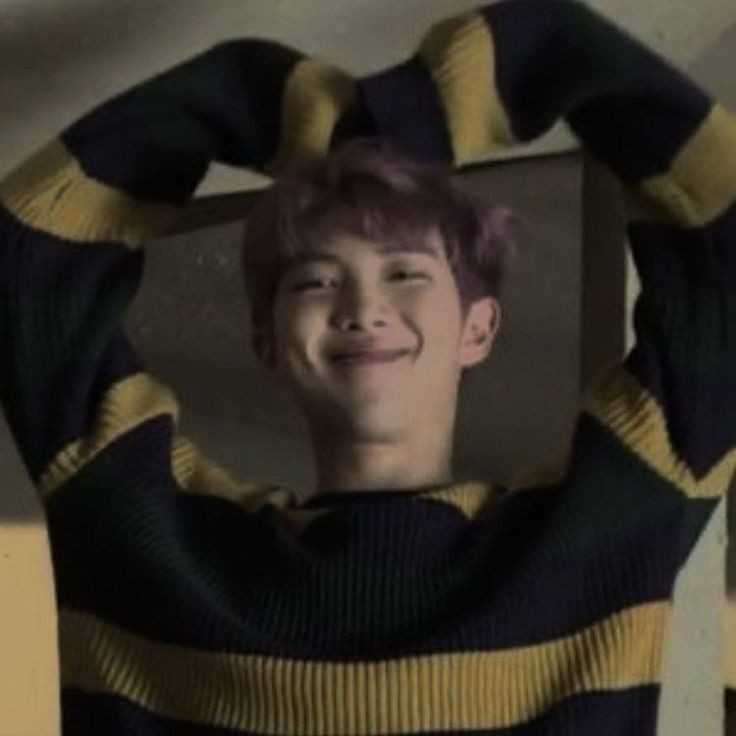 с днём рождения, наш самый драгоценный лидер! именно ты невероятно сильно мотивируешь меня и являешься огромным примером!! спасибо за то, что ты есть в моей жизни!!
люблю тебя и безмерно благодарна за всё🪴🤍
#NAMJOONDAY