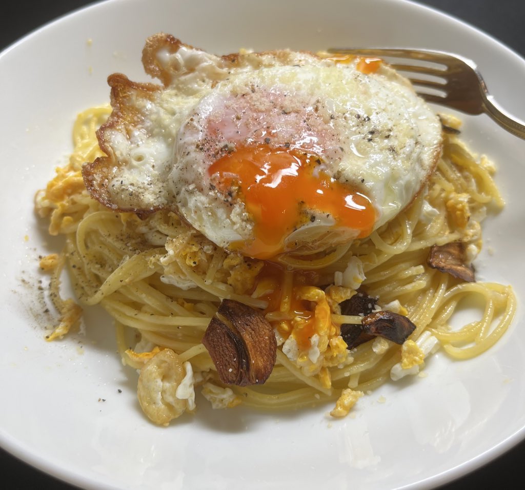 久しぶりに飯上げる気が..

焼き過ぎにんにくパスタ

おあがり〜