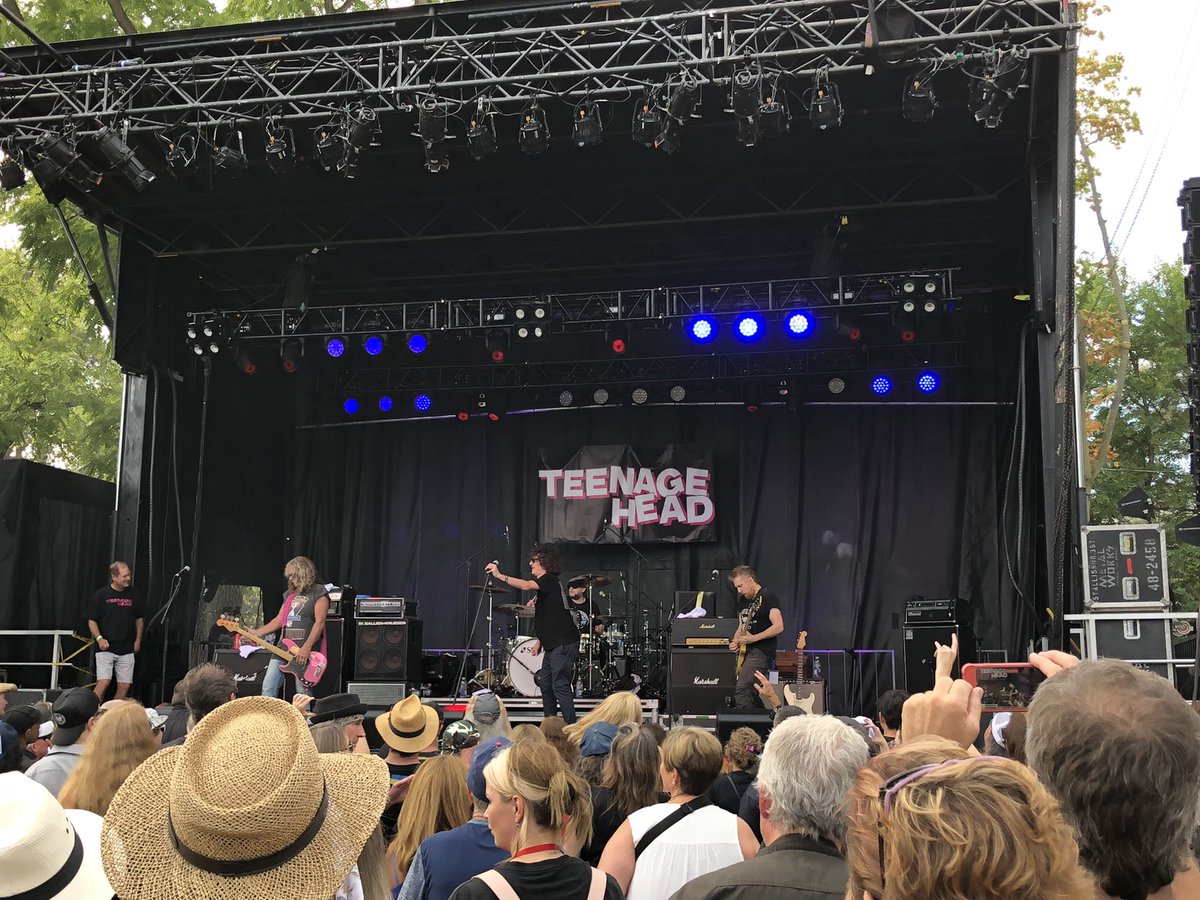 pjofyork's tweet photo. Fantastic evening of music Saturday at #KerrFest #Oakville @KerrVillageBIA :
Superb sets by Teenage Head, The Accolades, Bill Durst, The Box and 54.40.
A great venue and a packed house! https://t.co/WGRGcHWCC6