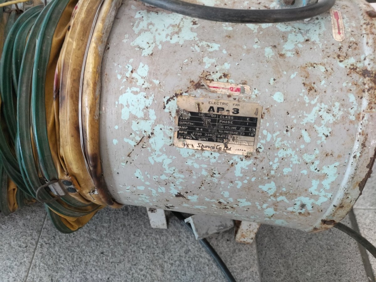 NewHouse247's tweet photo. いまお客様の現場で1973年製の当社製品発見！
なんて丈夫なんだ！ https://t.co/VgvvxBPLuT