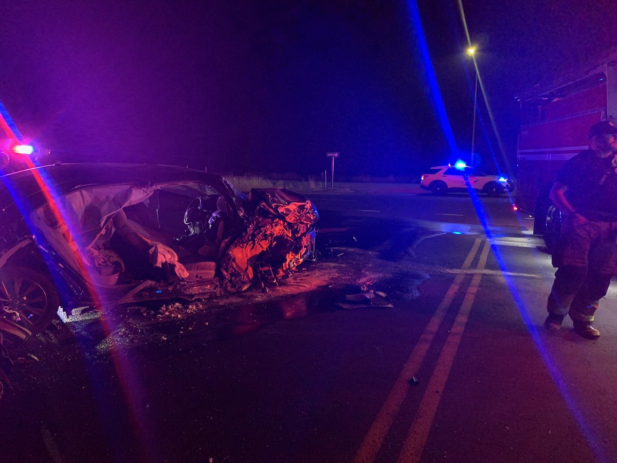 wspd4pio's tweet photo. #Update head on collision involving wrong way vehicle. Serious but non life threatening injuries. Road will likely be closed for multiple hours as investigation continues. RS https://t.co/TCGC16pdO1