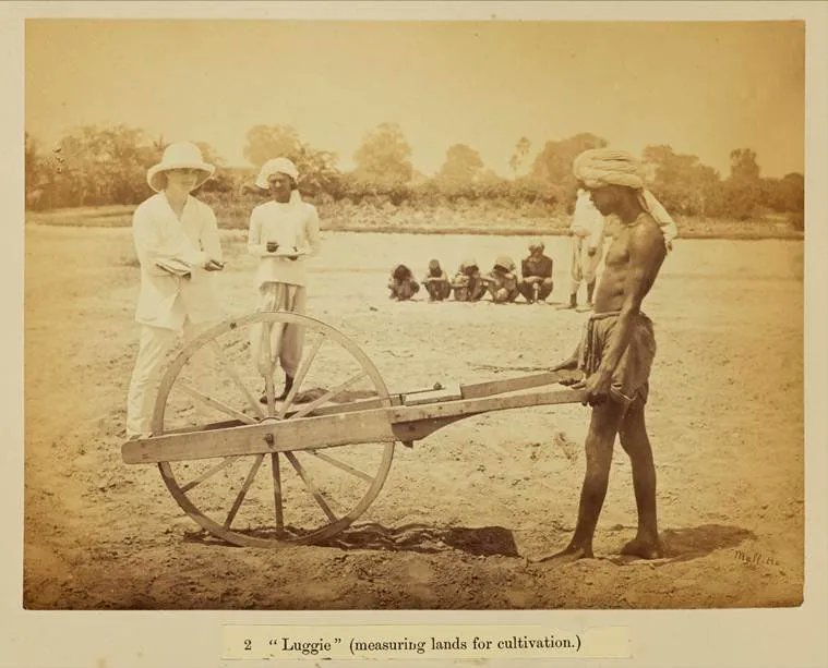 TheIndiaForum's tweet photo. In our time when we are challenged with raging bigotry and communal hatred at the peril of our economic well-being, reading a book of peasant testimonies is a purposeful and enriching exercise. @sajjadhist on ‘Thumb Printed’
https://t.co/8I4Fkc1N8w https://t.co/N5CUWLZ38v