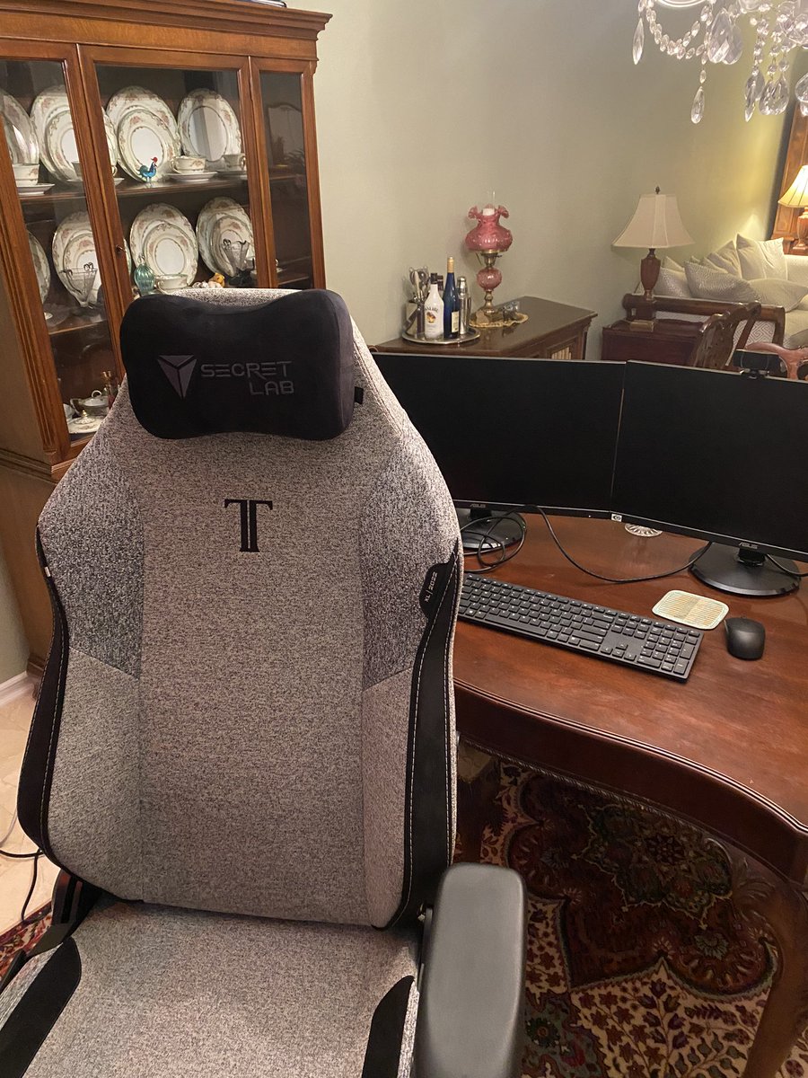 therealaa's tweet image. @secretlabchairs #secretlab