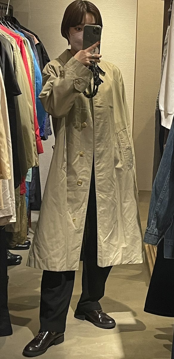 pichet_paseo's tweet photo. Autumn coat fair day 3.

Burberrysのコートも2点程ございます！
希少価値の高い一枚袖の物が入荷されています。

この機会に是非ご来店ください🍁🧥 https://t.co/bWvDmQbJRT