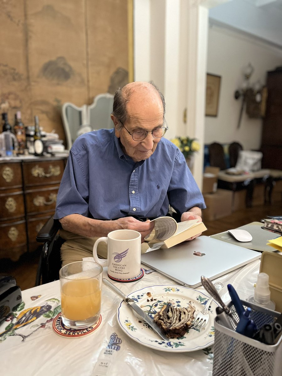 Peter Sichel ist als Jude vor den Nazis aus Deutschland geflohen, arbeitete im Kalten Krieg für die CIA und später als Weinhändler in New York. Heute wird dieser beeindruckende Mann 100 Jahre alt. Und bereut nur zwei Dinge in seinem Leben.

faz.net/aktuell/gesell…