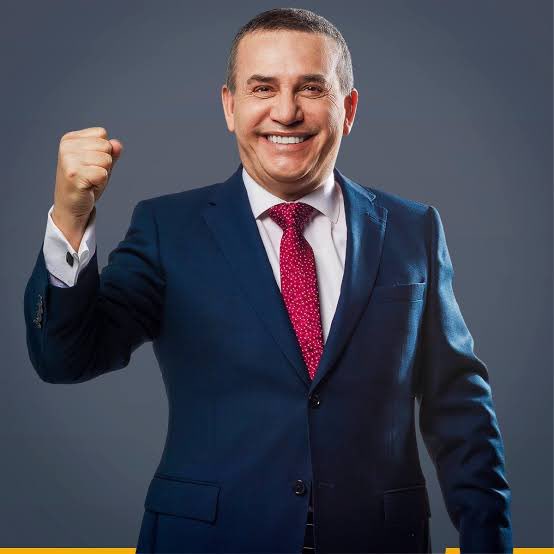 SalvadorHeresi's tweet photo. Sin Seguridad no hay inversiones. La delincuencia es enemigo de negocios. La inseguridad espanta a turistas. Cuando hablan de transporte los otros candidatos mienten. Lima merece un alcalde que lidere lucha contra delincuencia. #UrrestiSeguridad #Urresti ganó! https://t.co/5eGvjmXb3W