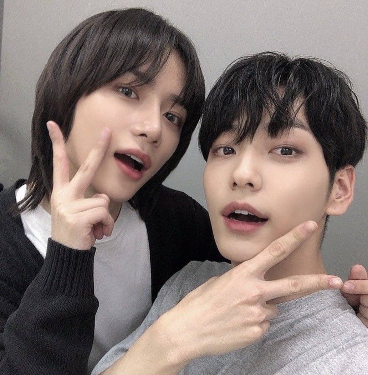 1fyouletme's tweet photo. 단짝즈이즈쏘플러피플러피♡ https://t.co/x8rHR0KYMO