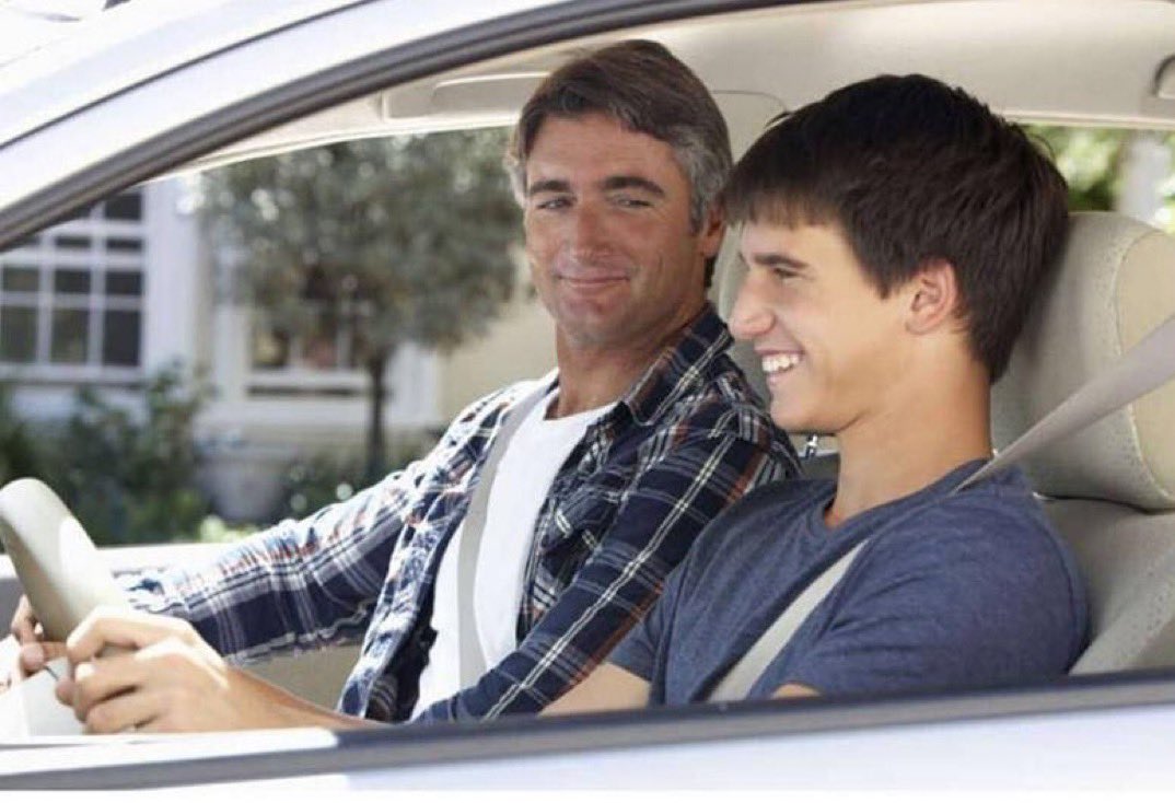 LinuxSeb's tweet image. “Dad why is my sisters name rose?”

“Because your mother loves roses”

“Thanks Dad”

“No problem Ubuntu 22.04.1 LTS”