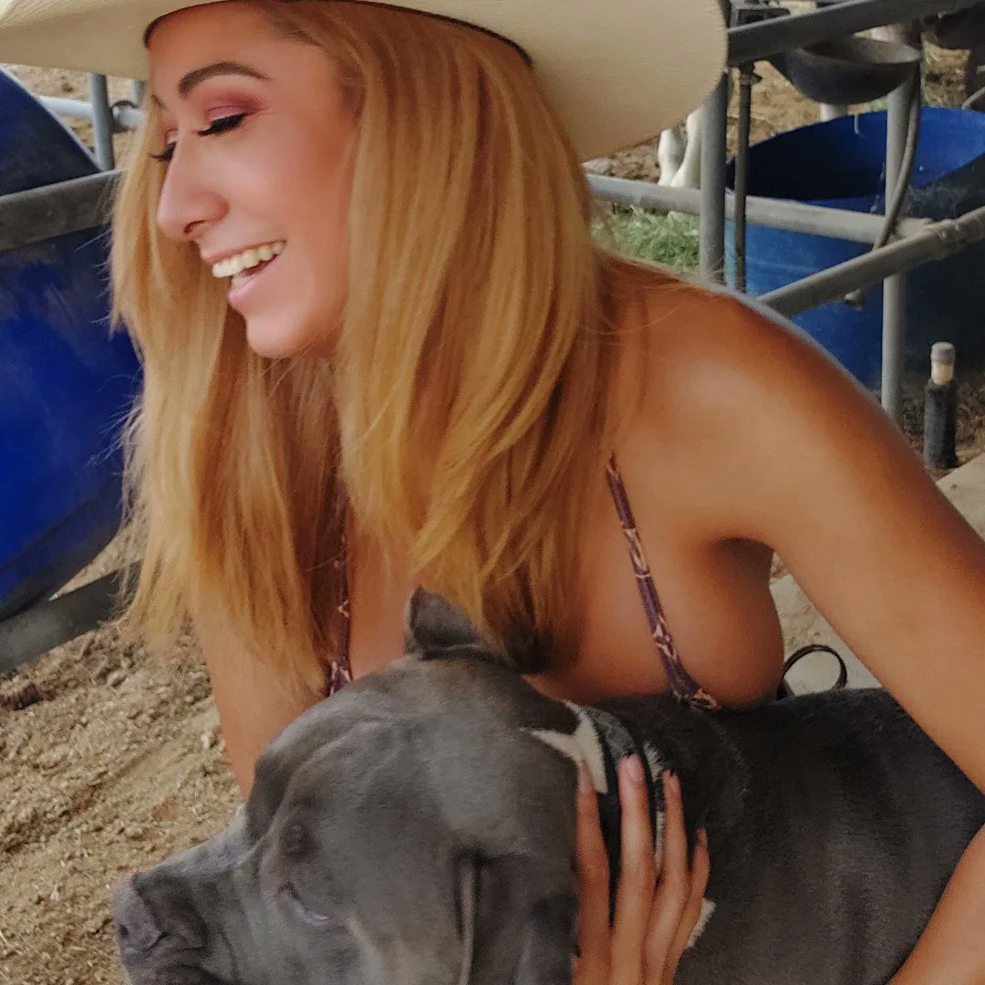 Lilly615cc's tweet photo. #cowgirl #cowgirlstyle #happy #model #importmodel #carshowmodels #californiamodel #vegasmodel #lillyevans #lovelillyevans #lovelylillyevans https://t.co/arzIMcWrTV