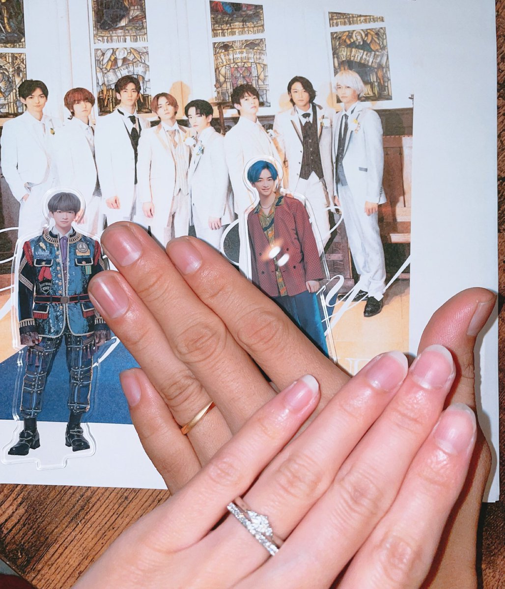 Fr11Yr's tweet photo. 7デビューから知念くんだけを追いかけていつか知念くんと結婚できますようにとリア恋拗らせてたわたしですが(笑)2022/7/30に知念くんと同じ身長、血液型の彼氏と4年記念日にHey!Say!JUMPの婚姻届で入籍しました💍💖笑
#JUMPと入籍済 ではなくリアルに入籍🤣
これからも知念くん大好き🫶💖 https://t.co/j3PSSZvuh3