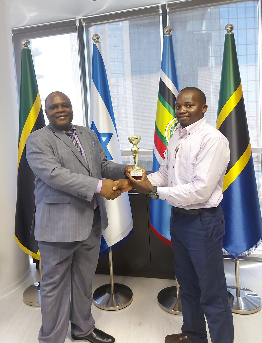 On Friday, H.E. Alex Kallua welcomed TZ students who completed their course at Agrostudies before returning home. He warmly praised them for the award they won and showed his appreciation while inviting other students to do the same for Tanzania. Congratulations to them!