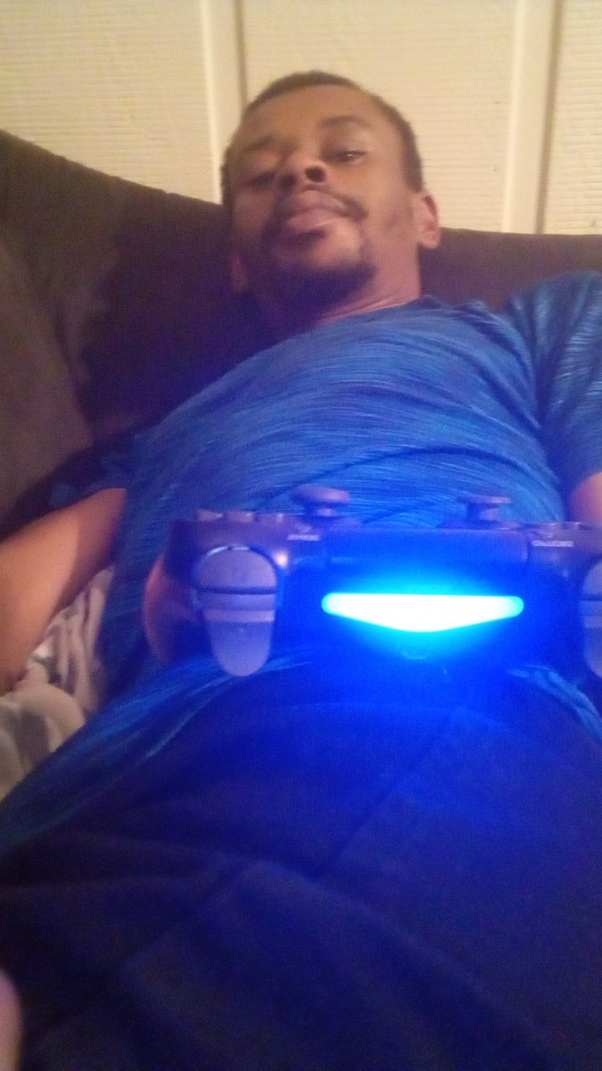 firestorm20142's tweet photo. Gamer pic of the day blue and black always match https://t.co/2tid5chA6n