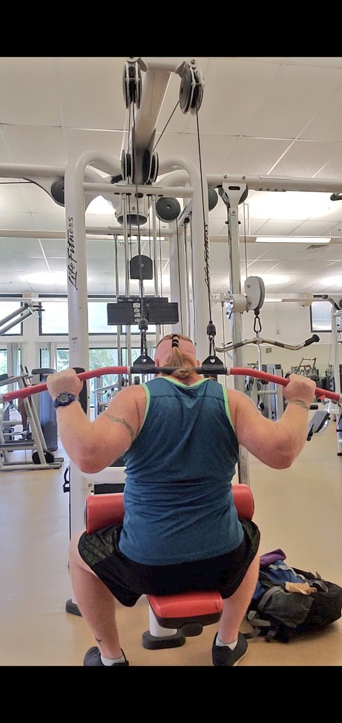 RedbeardILRCSAA's tweet photo. Great morning to back day💪🏻 pull downs, db rows, behind neck pull downs, t bar rows and wide grip rows...then 30 min on the treadmill. Really getting into my new programming! 

#Bodybuilding #StrengthTraining #PiratesLifeForMe #3rdMate #Sailor https://t.co/anEDkvXJ3d