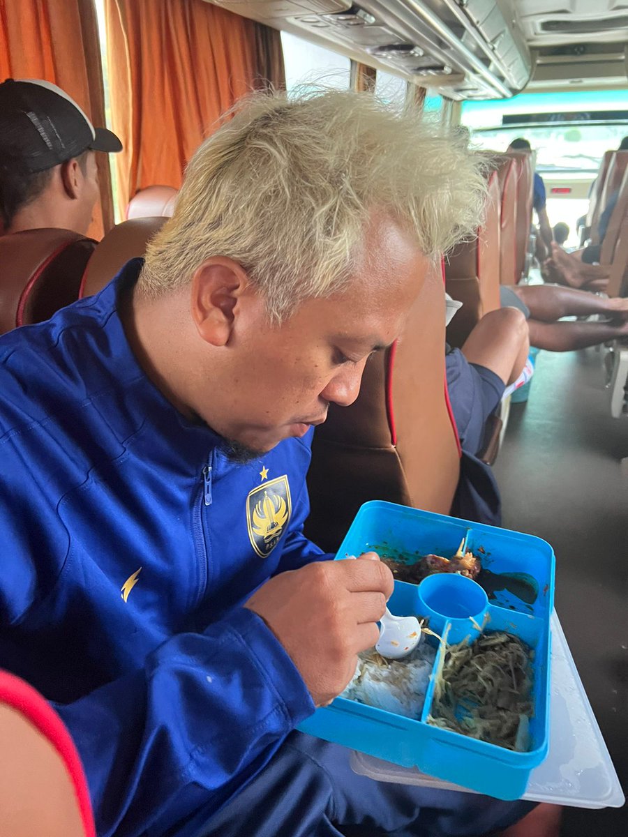 Ga boleh jajan sama ayank.