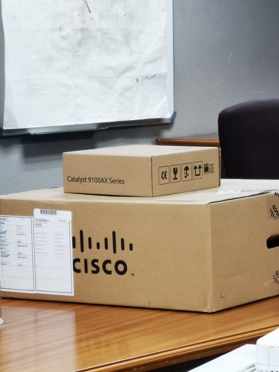 Katlego80883294's tweet photo. #catalyst9300 switch and #catalyst9100 AP 🧐 early morning on my desk 🌈 Happy Monday friends https://t.co/wUO0mMAyWW