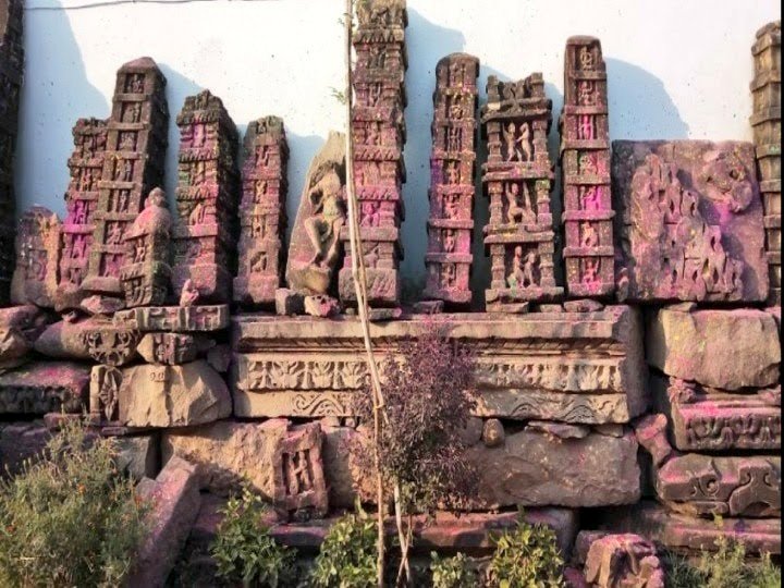 FollowBihar's tweet photo. 📍Baidyanath Temple, Kaimur
Built in the 11th century by Chandel Raja Vidyadhar Dhang.
#FollowBihar https://t.co/5Cv9e308md