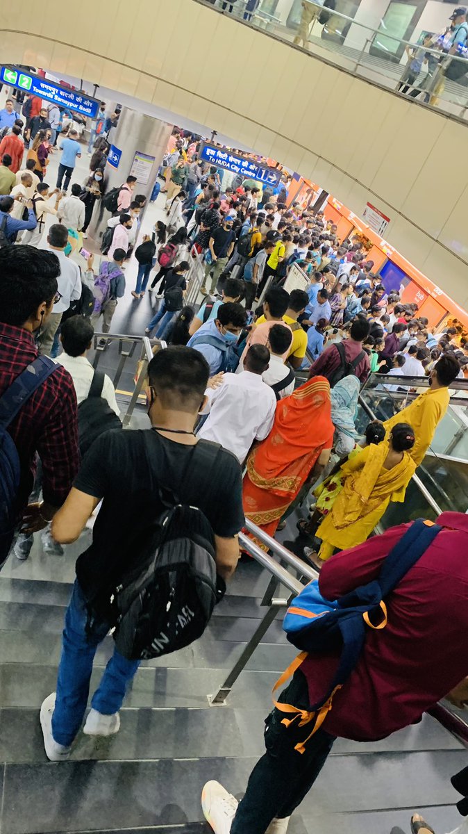 Dishasaini27's tweet photo. @OfficialDMRC This is the situation of INA 😑 My time and day both got spoiled today. https://t.co/swhlsIl6Qz