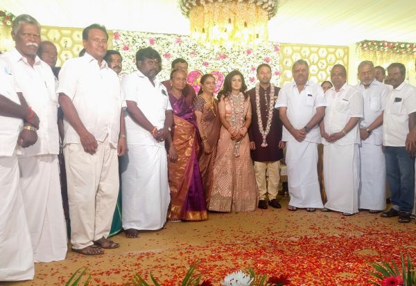 GK__Vasan's tweet photo. #தமிழ்மாநிலகாங்கிரஸ் கட்சியின் கள்ளக்குறிச்சி மாவட்ட (தெற்கு) தலைவர் அதையூர் திரு.பாண்டியன் இல்ல திருமண வரவேற்பு விழாவில் கலந்து கொண்டு வாழ்த்தி பேசிய நிகழ்வு.

#gkvasan #tamilmaanilacongress #tmcfortn  #TNPolitics https://t.co/85GEZ4E0eq