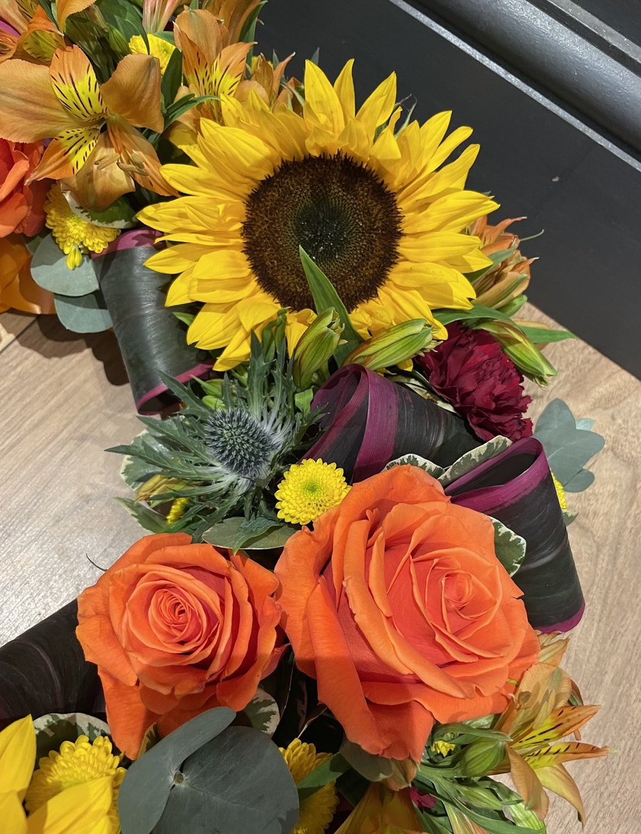 StemsOf's tweet photo. Autumnal Wreath, we loved the rich colours and the interesting textures coming into our Autumnal Designs 💕💐
📞07521 911 432
#stemsoftaunton
#tauntonpreimerflorist
#goodfloristguide
#shoplocal
#autumn https://t.co/vrBdJ8OYVU