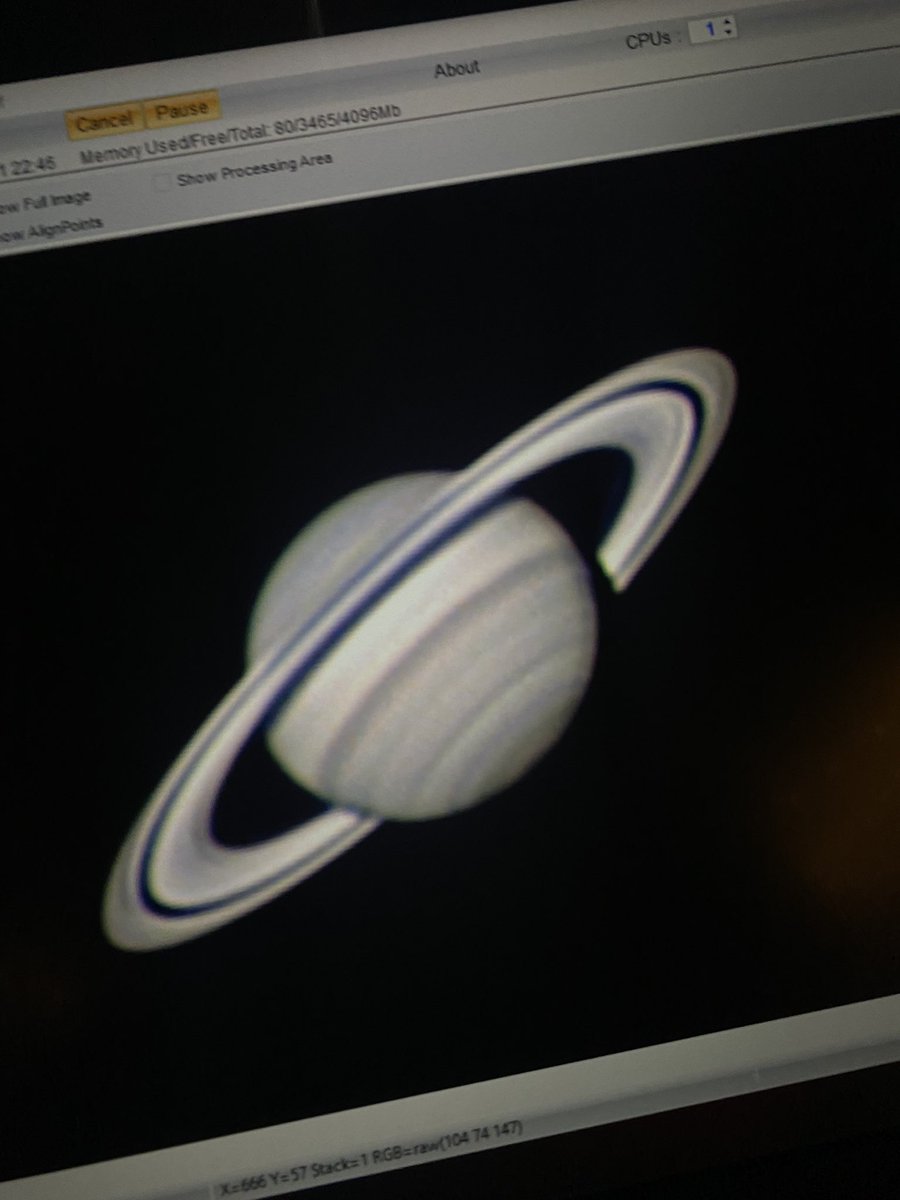 Saturn right now looking insane