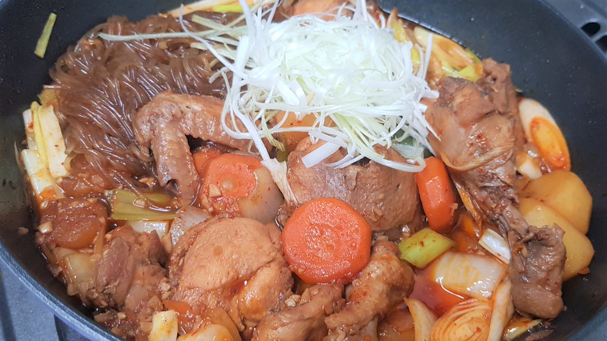 KitchenSophea's tweet photo. Delicious Additive Korea Braised Chicken-Anddong Jjim Dak안동찜닭មាន់ហិលទឹកស... https://t.co/n9cpqtyARQ via @YouTube https://t.co/7h1ZE2fbhr