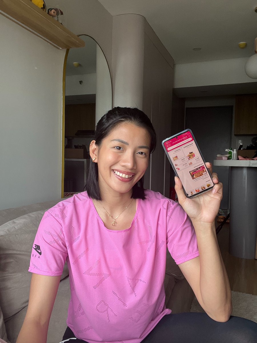 foodpandaPH's tweet photo. Christmas came super (SUPER) early with #pandaproClub limitless savings! Oh, are you a pro like @kiannady? ๐ผ
Score exclusive pro perks like 15x free delivery/mo and deals on food delivery, pick-up, & dine-in when you subscribe today! https://t.co/KIuY27Zewl