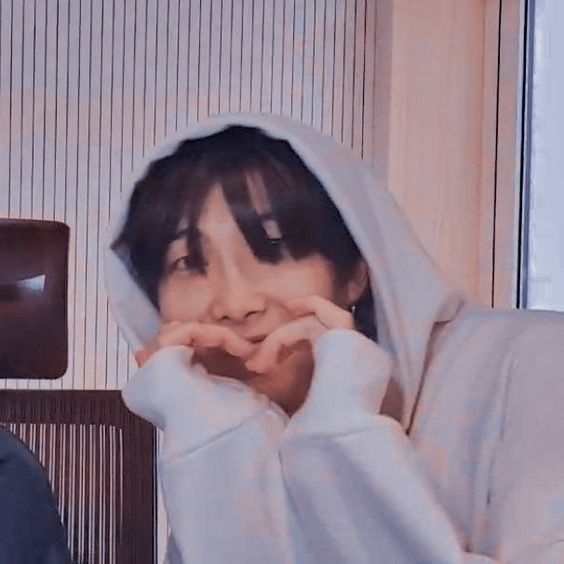 Happy birthday uri leader 🥰
#HappyRMDay
#RMyEntirety
#OurPlanetHasNamjoon
#OurArtMuseRM
#OurNewHomeRM
#OurEternalLeader
#JoonieDay2022
#everythingoesWithRM 
#HappyBirthdayNamjoon 
#NAMJOONDAY 
#남준은_아미의_사랑_사람_자랑
#SEXYNAMJOON 
#준트리버
#우리남준대형견맞습니다