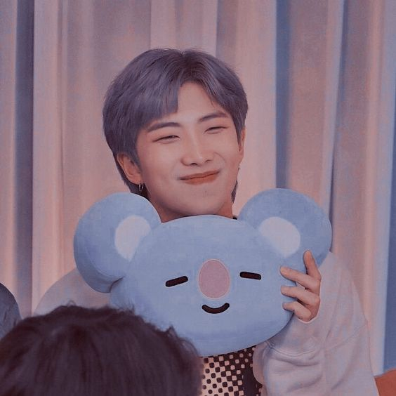 jinyicho_gloss tweet media
