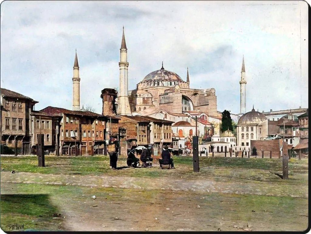 mikaildemirci40's tweet photo. #Ayasofya - 1872
📸: Frank Mason Good
(Renklendirme bize aittir)
#BirZamanlarİstanbul
#OnceUponaTimeinIstanbul
#Eskiİstanbul
#OldIstanbul
#İstanbul https://t.co/Z5dOVtmvE3