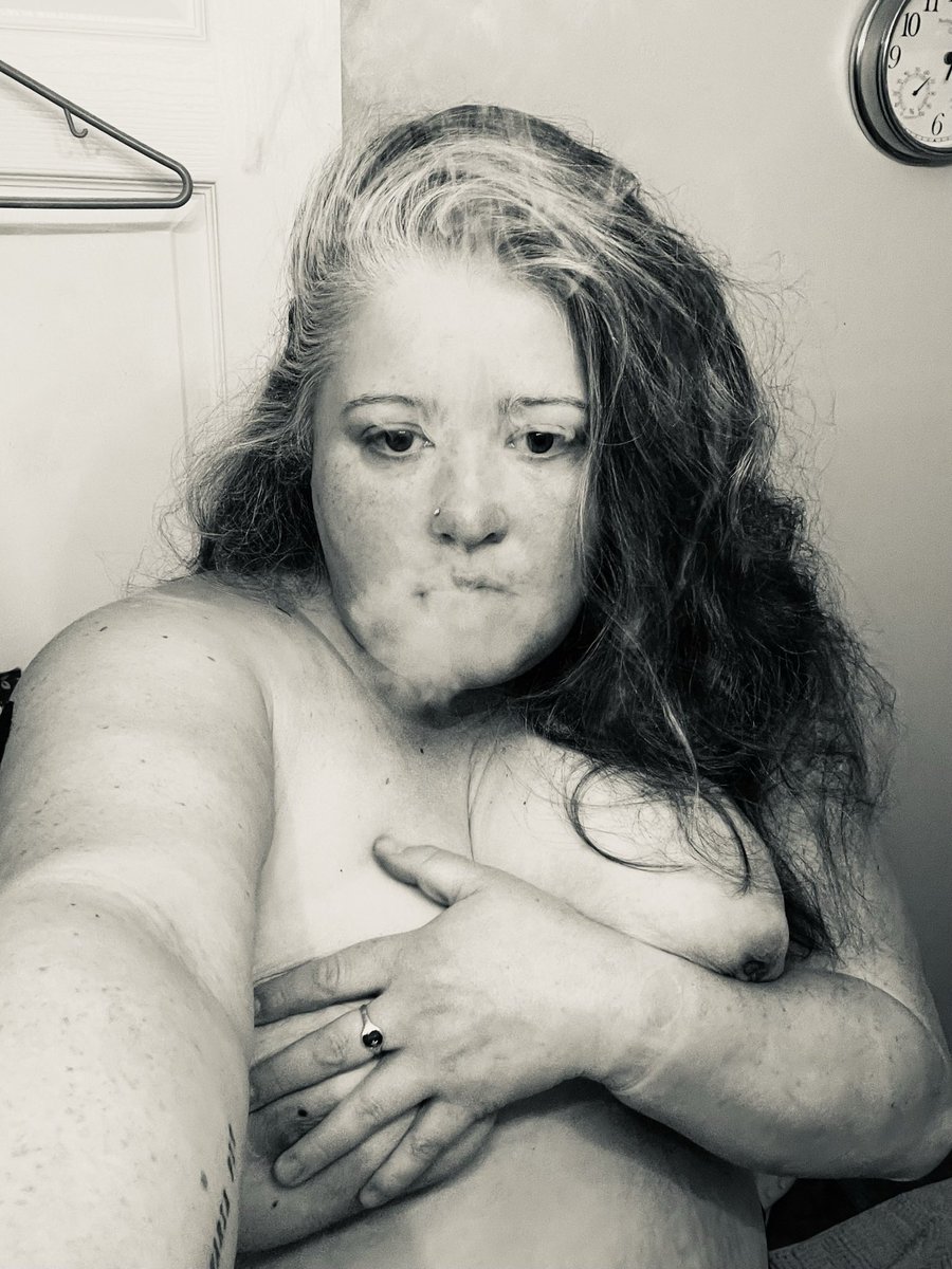 beccaroe3's tweet photo. @onlyfansnewbs @ beccaroe on OF.  It’s free 😘 https://t.co/vkAqMhxViI