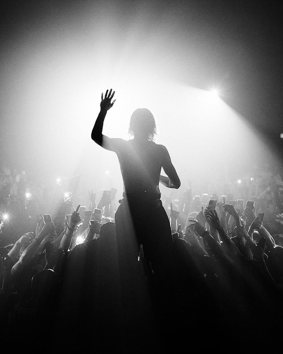 thekidlaroii's tweet photo. …and that’s a wrap. 

The End Of The World Tour 
is now over. 🥲

From May 26th, to September 11th..
a whole bunch of shows in a whole
bunch of countries, states &amp; cities,
with the best community of people
on planet earth. 🌎 #EOTWT https://t.co/mFcf8S6Qhf