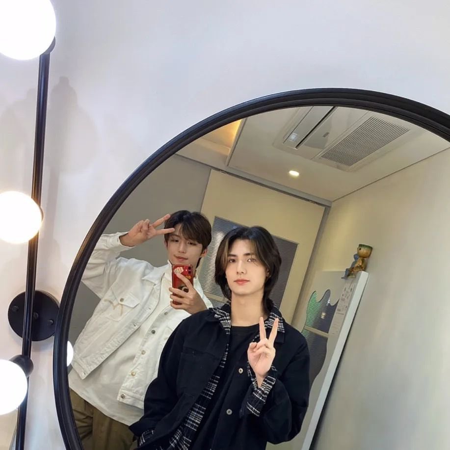 junhanheroes's tweet photo. Happiest birthday, bestie. All best wishes and may your days filled up with blessings and happiness, God bless you! Let's stay together for very long time. 🫶
⠀⠀ https://t.co/a4QoFq1vIg