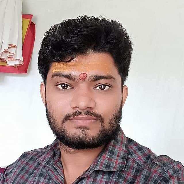 ShuklaAashishJ's tweet image. मुश्किलों से कह दो उलझा न करे हमसे,
हमें हर हालात में जीने का हुनर आता है!

@. 🙏😊

#NewProfilePic