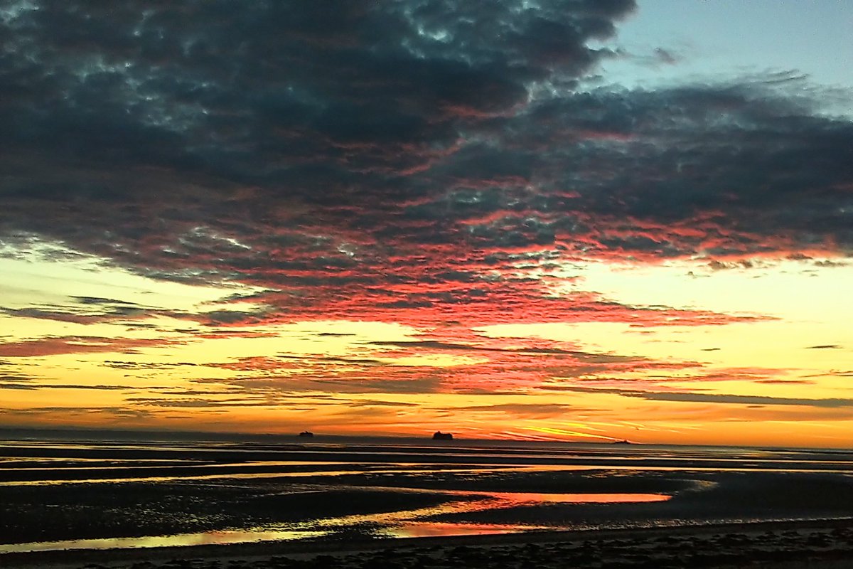 RydeAbide's tweet photo. Morning Campers #IsleLoveWight #Deight https://t.co/fZaUTPiyqB