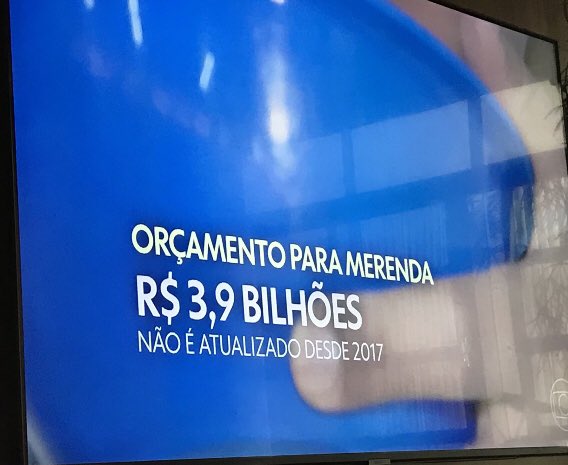 PompeuAzael's tweet photo. @lolaescreva JAIR COMEU A MERENDA!! 
São 40 milhões de estudantes que dependem da merenda! 
Para muitos a única refeição do dia!! https://t.co/ewMlMRiEvk