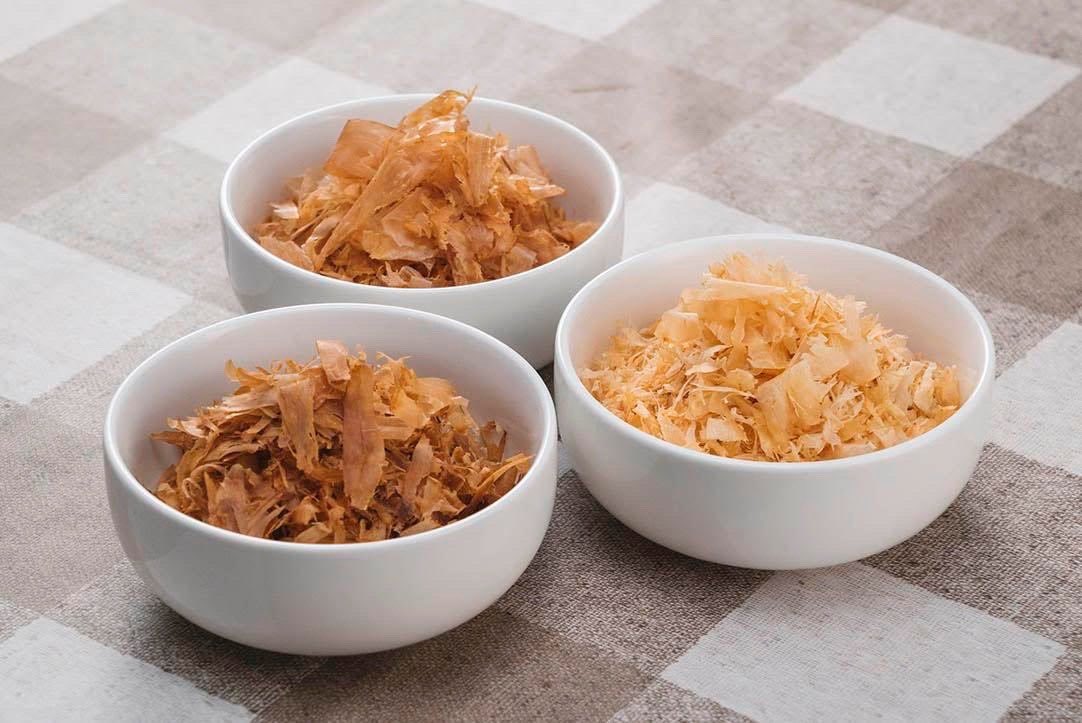 ③商品名：寒シマメ肝醤油漬け 値段：4パック：2,164円(税込) 店名：ふるさと海士 
④商品名：削り節ミート Theふわり(牛・豚・鶏) 値段：３パック：1,980円(税込) 店名：シズオカミート  【市場HP】
寒シマメ肝醤油漬け toranomon-ichiba.com/shop/g/gDF0637…
 削り節ミート toranomon-ichiba.com/shop/g/gDN0637…