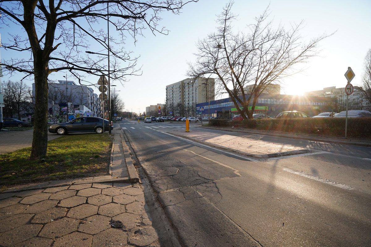 rdcpolskieradio's tweet photo. 🚧Zamknięta część Człuchowskiej i Narwik, zwężenie Kasprzaka, nocne prace na Puławskiej czy remont Jarzębskiego - kolejne #utrudnienia w #Warszawa przez remonty i budowy
🟡SPRAWDŹ👉https://t.co/1WCxosfqB5 #remont #objazd #WTP #ZDM #ZTM #autobusy https://t.co/GaRkb5voSW