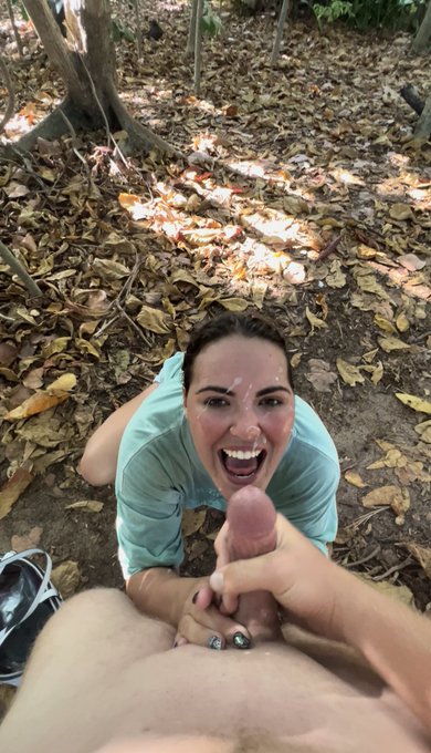 This massive facial though on the beach https://t.co/tjMe3Vgjdn