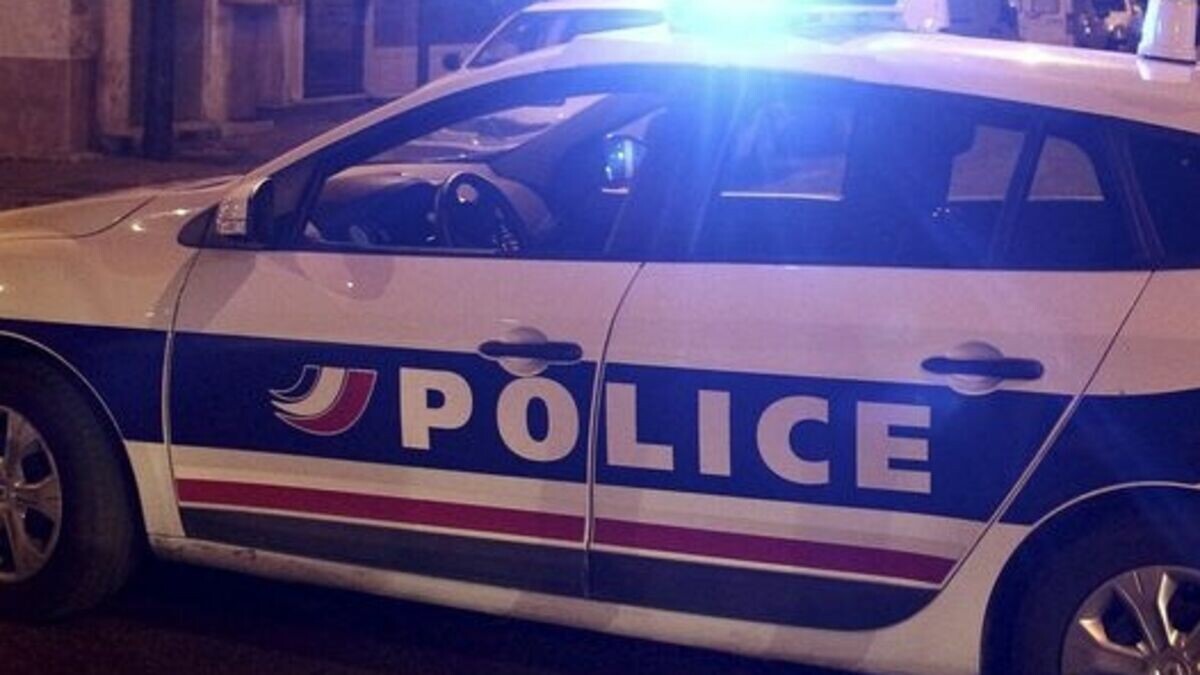le_Parisien's tweet photo. Une jeune femme de 34 ans battue et violée dans sa voiture par un SDF à Paris dans la nuit de samedi à dimanche
➡️ https://t.co/RsfJY4m2BK https://t.co/TwnJqYyLkI