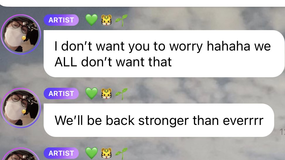 lhcmkI's tweet photo. i just love the way mark types idk https://t.co/mVEqD652Ox