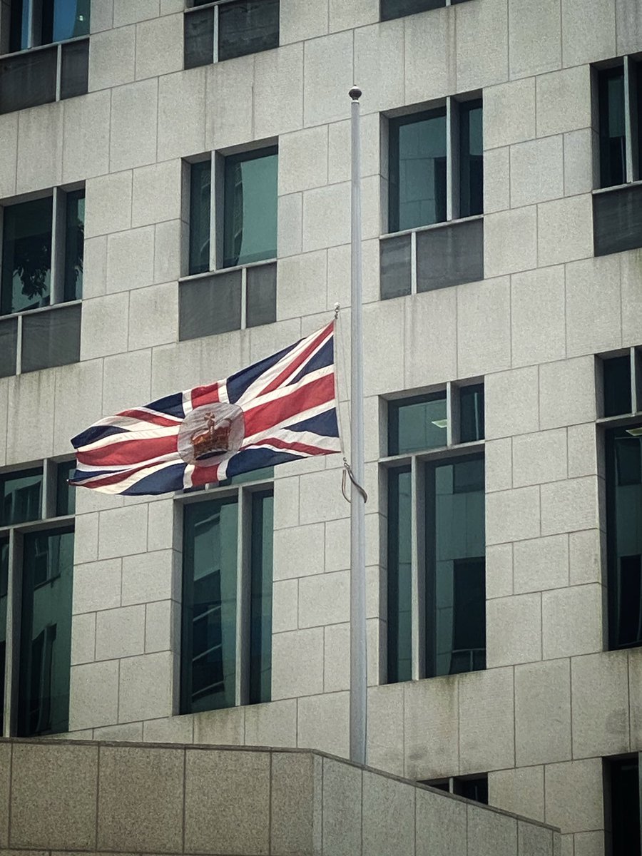 KevinJai8073's tweet photo. 💐 #QueenElizabeth @GOVUK https://t.co/QKjVjBgyrS