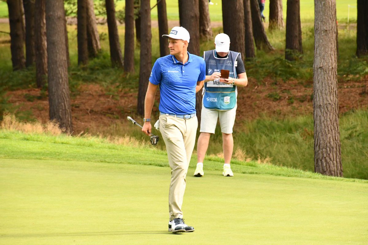 GolfChannel_PL's tweet photo. .@ShaneLowryGolf w 💥 stylu zwyciężył w Wentworth. @AdrianMeronk kończył walkę z przytupem. #GoMeronk! #GoShane! 🤟
Zapraszamy na podsumowanie turnieju i do galerii zdjęć autorstwa naszego 👌 wysłannika - Mariusza Pawłowskiego.
https://t.co/TnEyMJr8xV
#GolfChannelPolska https://t.co/6OKjneeOPQ