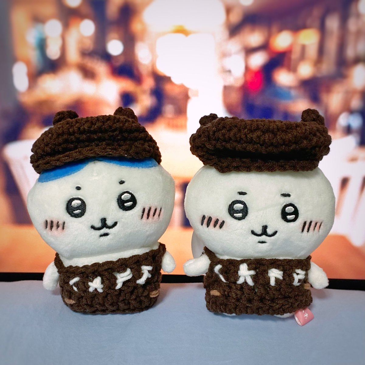 치이카와 하치와레 카페 오픈했습니다~!

(  주문하신 음료 나왓습니다!  ) 
                    \/                             (     우..     )
                                                           \/