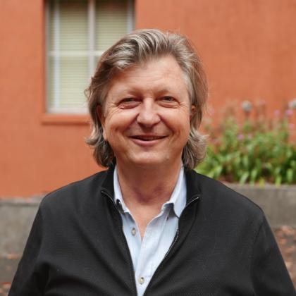 townsend_center's tweet photo. Join us on Wed, Sep 14 at noon for a chat with Niklaus Largier (Comp Lit and @BerkeleyGerman) about his new book, Figures of Possibility!

He will be joined by Victoria Kahn (Com Lit and @UCBEnglish). 

More info and watch link: https://t.co/9UAxsB3I6h

#BerkeleyBookChats https://t.co/8dbEssaMHo