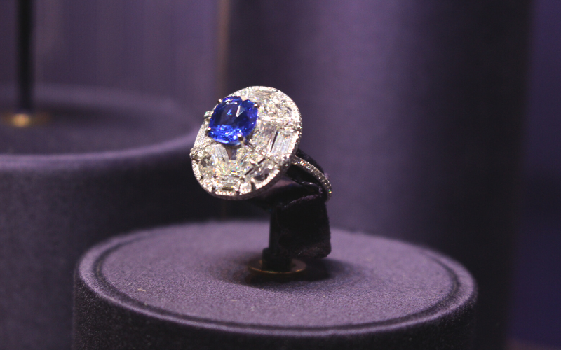 Learning with Experts (@lwe_hub) on Twitter photo Resizing a ring? <a href="/joannahardyltd/">Joanna Hardy</a>'s advice is to make sure you don't lose the hallmark or any signatures inside the ring.
To learn jewellery evaluation join Joanna's online Jewellery Foundation course: learningwithexperts.com/jewellery/cour…
#jewelleryfoundation #learningwithexperts Resizing a ring? <a href="/joannahardyltd/">Joanna Hardy</a>'s advice is to make sure you don't lose the hallmark or any signatures inside the ring.
To learn jewellery evaluation join Joanna's online Jewellery Foundation course: learningwithexperts.com/jewellery/cour…
#jewelleryfoundation #learningwithexperts