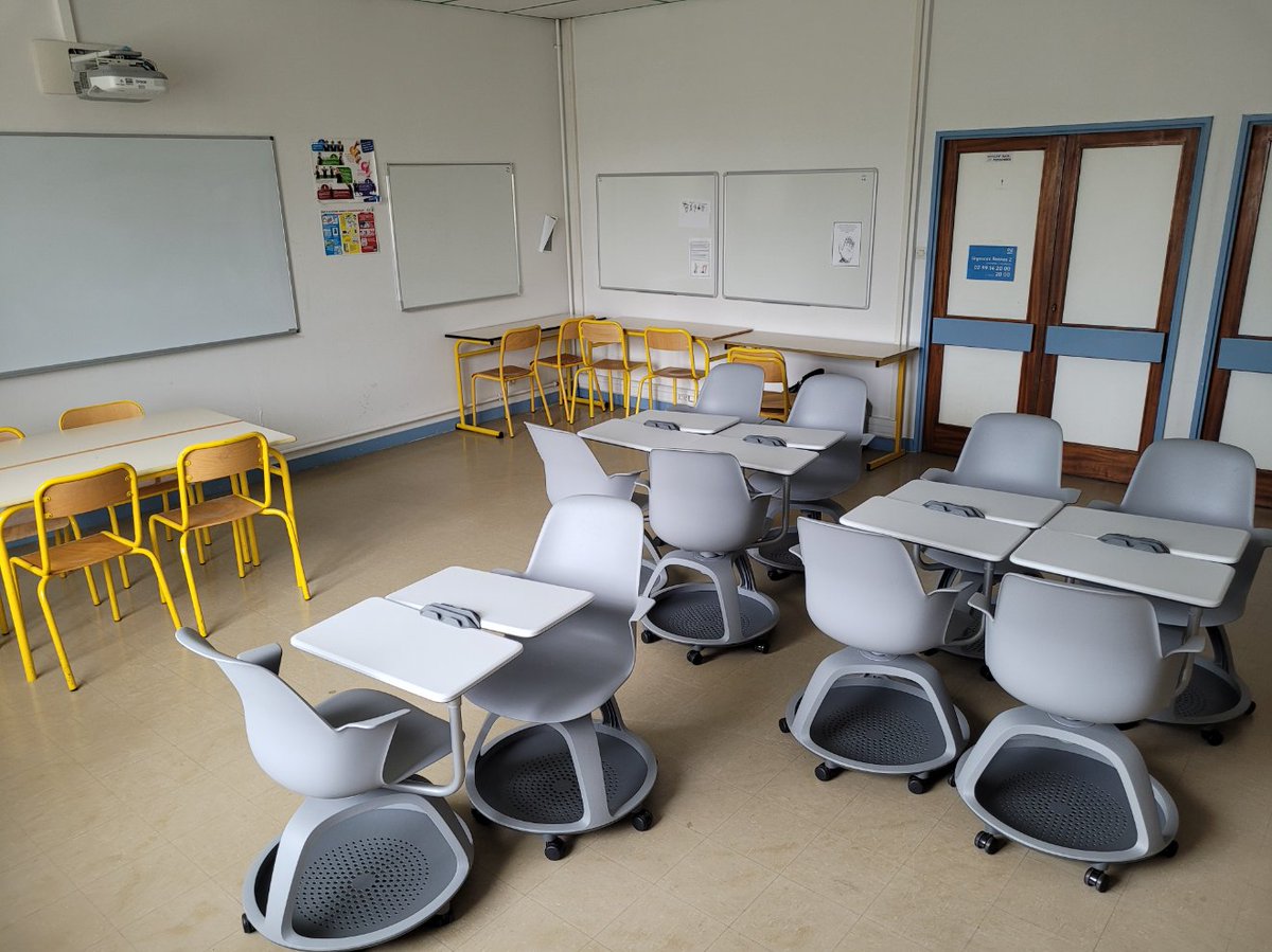 M2psychoergoR2's tweet photo. 1ère journée de cours pour les M2 EPFH, dans une salle équipée de nouveaux sièges permettant de faciliter les réaménagements ! https://t.co/e3a6l1ZLHB